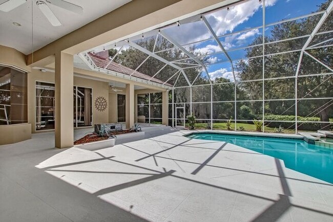 Building Photo - Stunning 5-Bedroom Pool Home on Nearly 2 Acres!