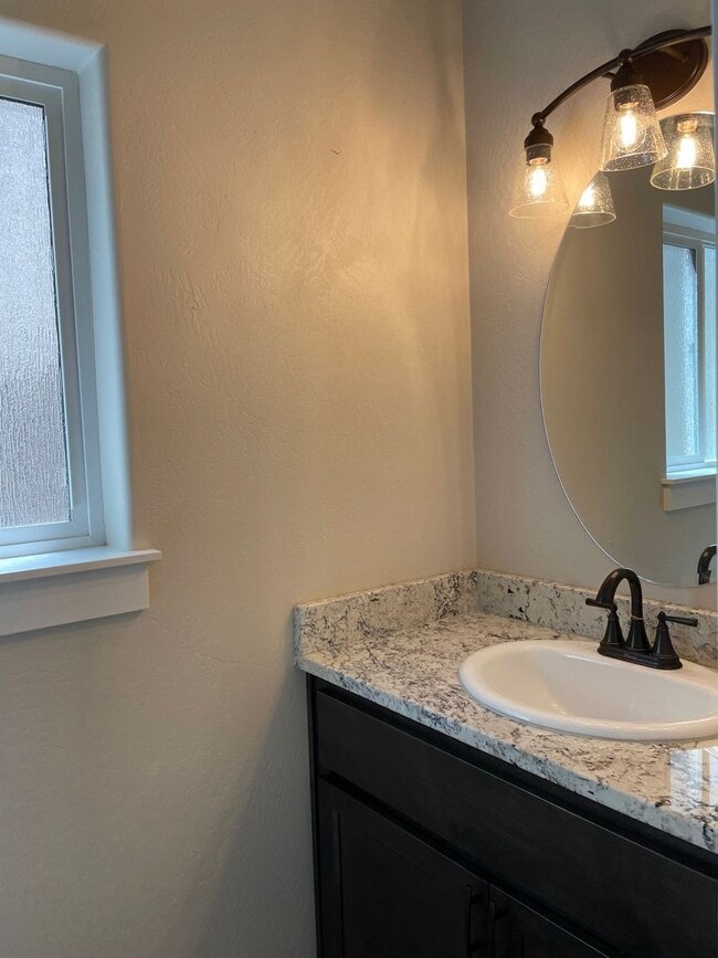 Building Photo - ****HALF OFF FIRST MONTH"S RENT*****Beautiful Two Story 3 Bedroom 2.5 Bath Townhome