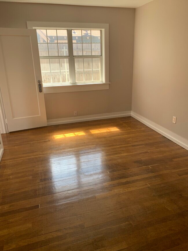 Building Photo - 802 S Fairmont St