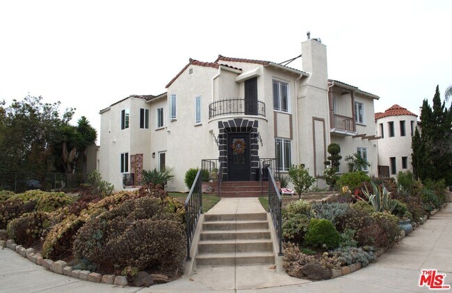 Primary Photo - 1303 S Tremaine Ave