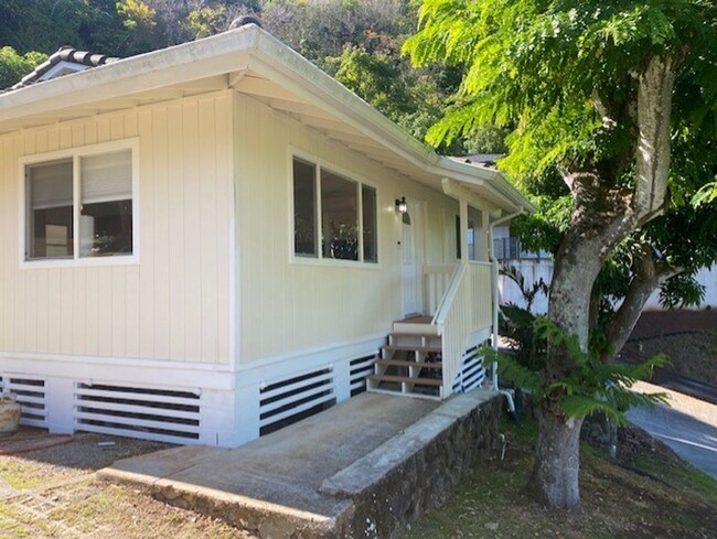 Building Photo - 2 BED, 1 BATH COTTAGE FOR RENT IN KANEOHE