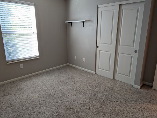 Building Photo - AVAILABLE NOW! Luxurious and Modern 3-4 Be...