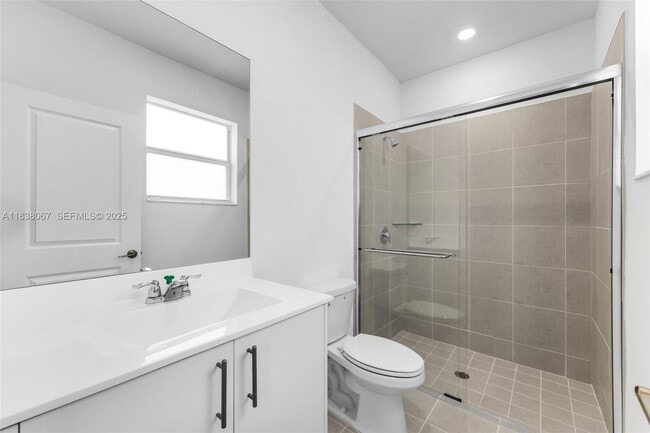 Building Photo - 2960 SE 23rd St