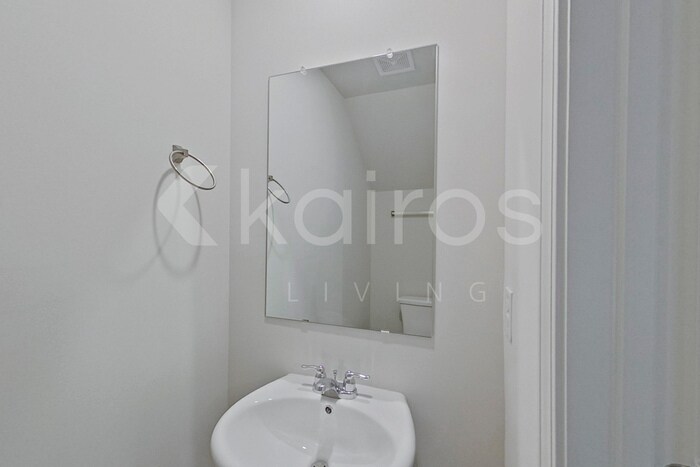 Building Photo - 372 Ironwood Ct