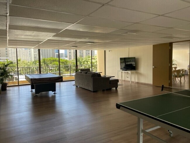 Building Photo - Available on 8/1/25, 600 sqft, 1 Bedroom, ...