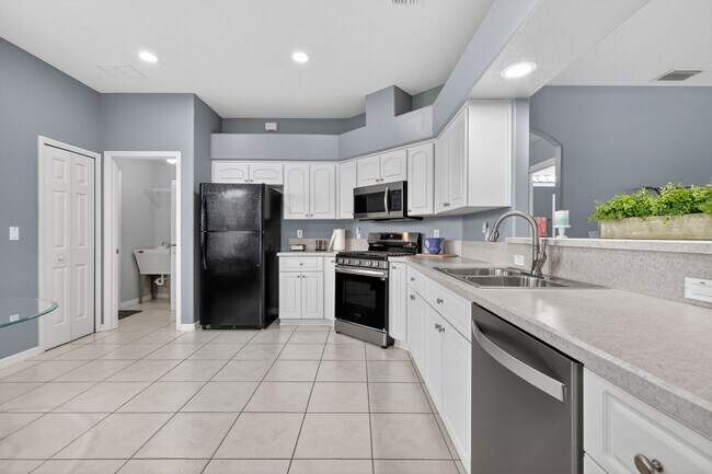 Building Photo - 3BR Home in Gated 55+ Legacy of Leesburg Community