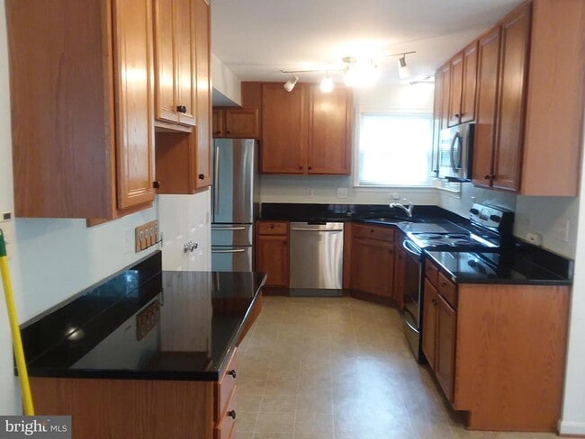 Building Photo - 13717 Gullivers Trail