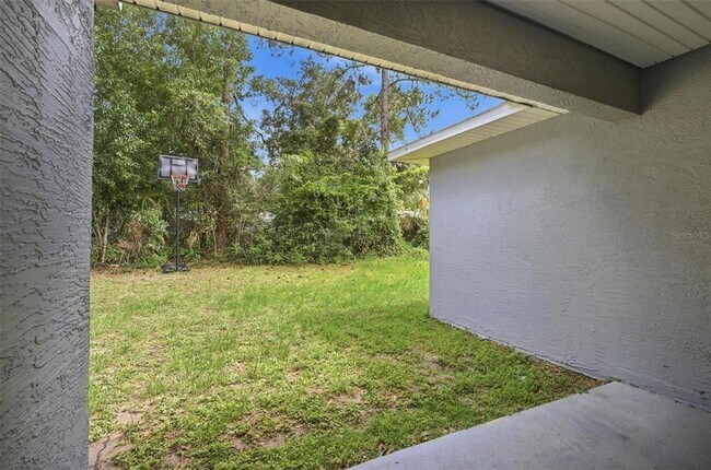 Building Photo - 165 Plainview Dr