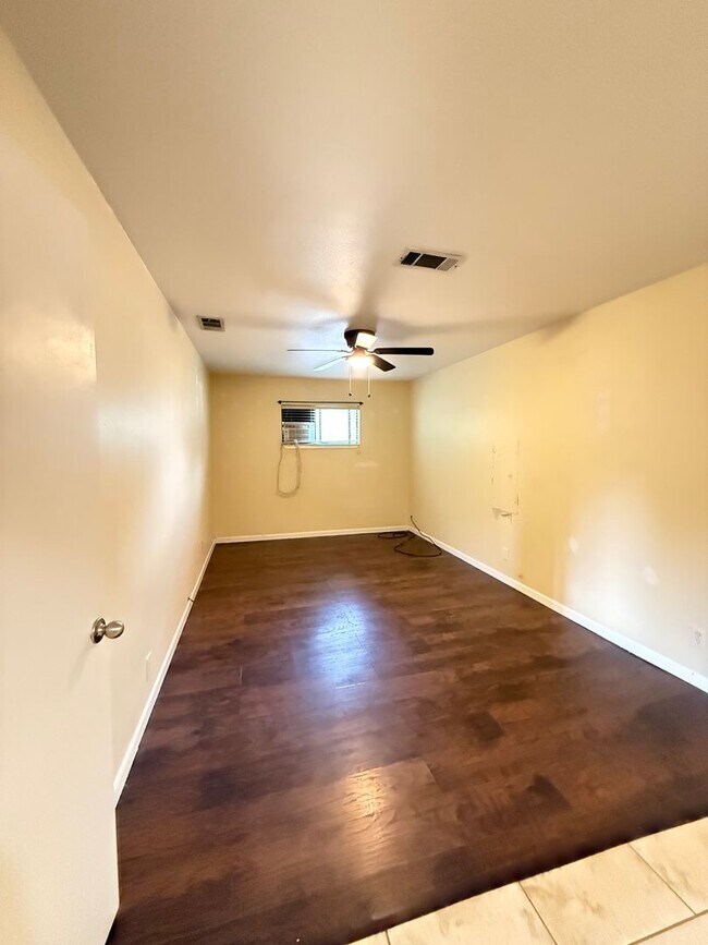 Building Photo - Charming 4 bed 2 bath home in Lampasas com...