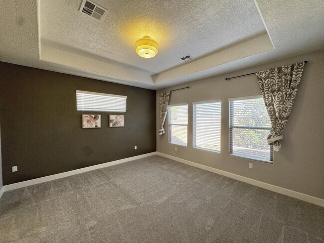 Building Photo - 6801 Prom Ave NE