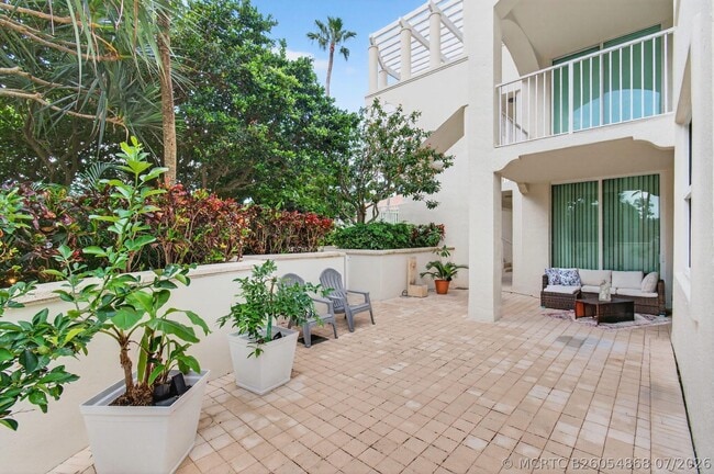 Building Photo - 3700 S Ocean Blvd