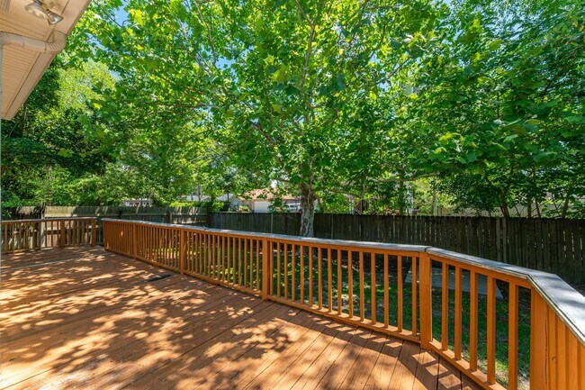 Building Photo - Lovely 3 Bedroom in the Heart of Niceville!