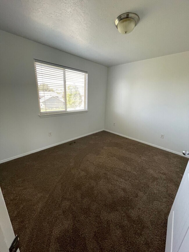 Building Photo - Beautiful Harbor Point Family Home in Lehi