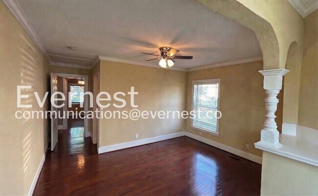 Building Photo - 2102 Vine St