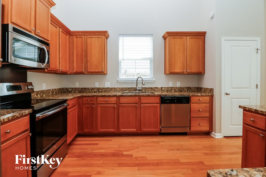 Building Photo - 115 Marinella Dr