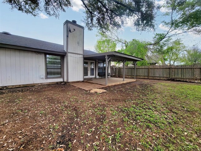 Building Photo - 1608 Crestline Ct