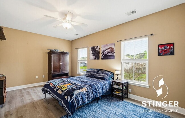 Building Photo - 11 Mint Farm Dr