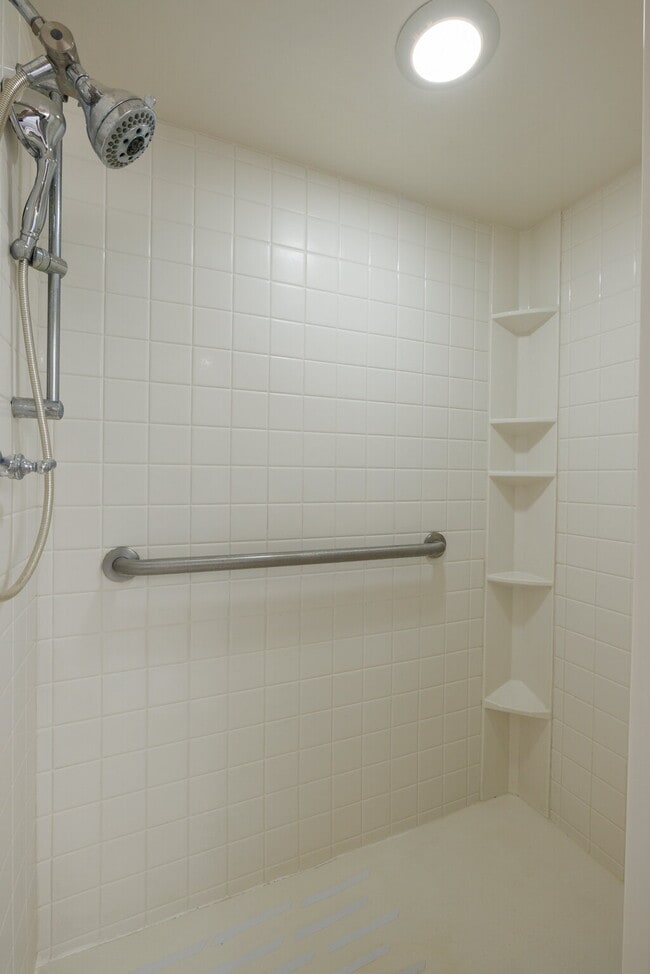 Building Photo - Furnished and For Lease