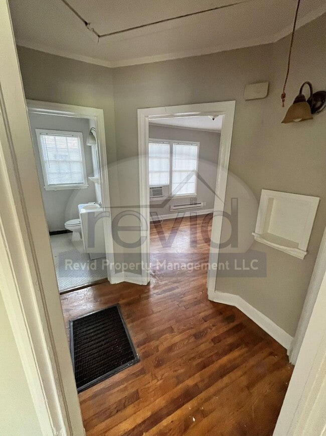 Building Photo - 2562 Quail Ave