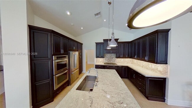 Building Photo - 405 Sabal Way