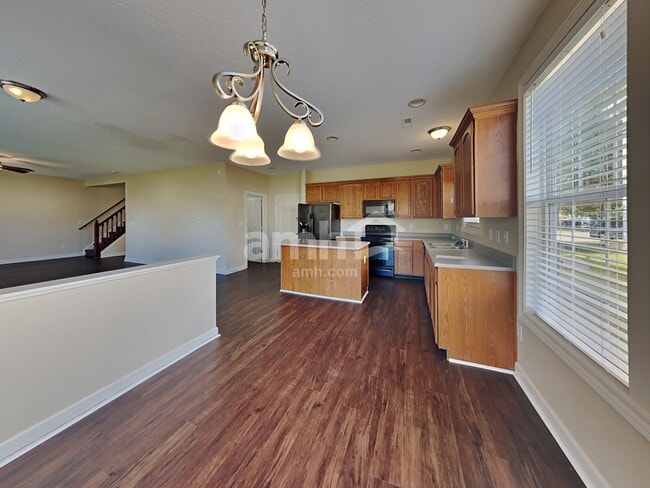 Building Photo - 9734 Lomax Dr