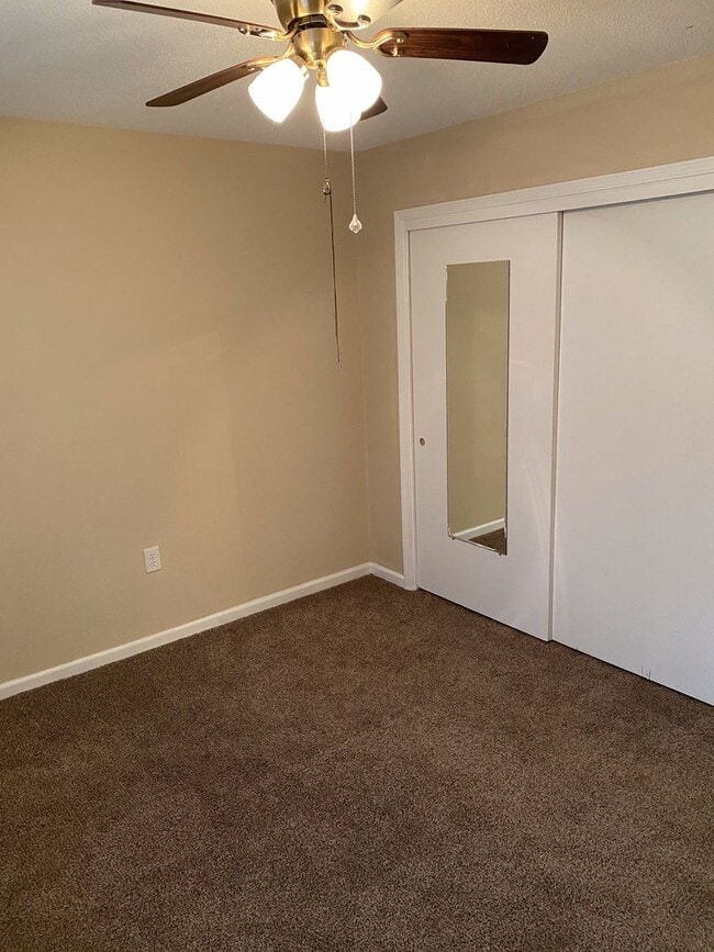 Building Photo - 220 Vickery Dr