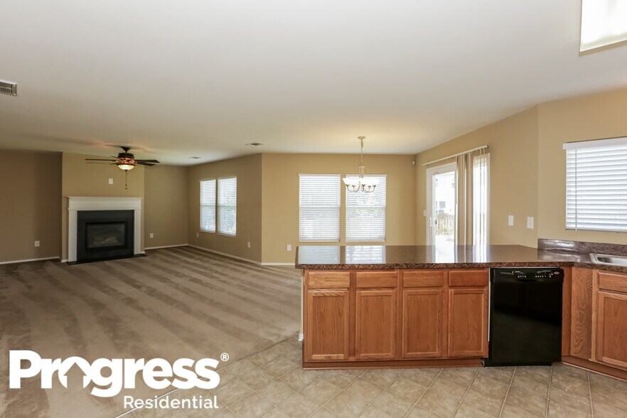 Building Photo - 6329 Highland Commons Dr