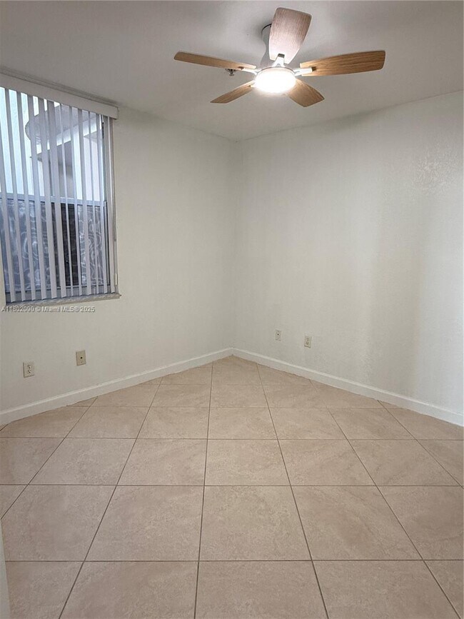 Building Photo - 4435 SW 160th Ave