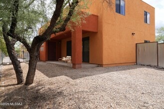 Building Photo - 1317 E Hedrick Dr
