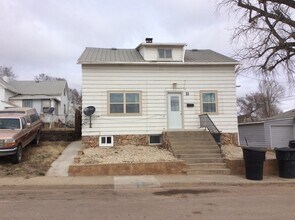 Building Photo - 11 4th St E
