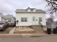 Building Photo - 11 4th St E