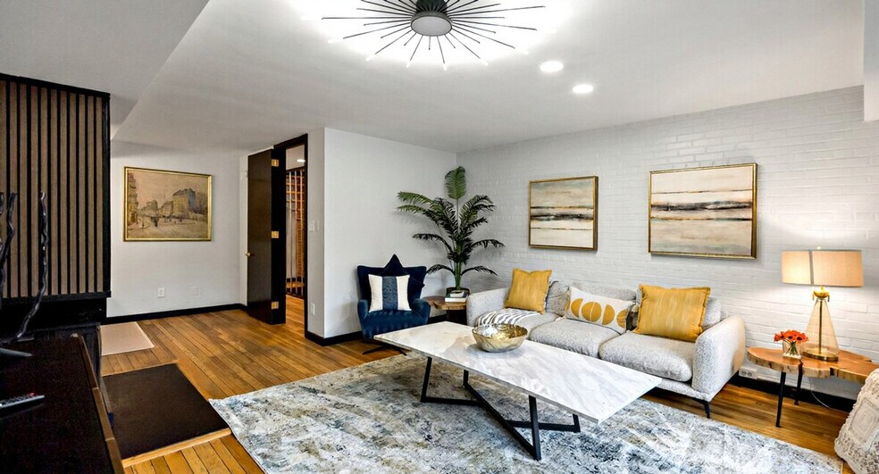 Building Photo - 3590 Water St NW