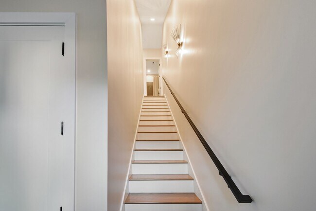 Building Photo - 1861 Zeta Way