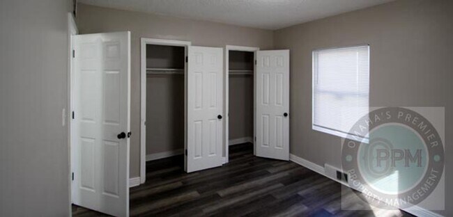 Building Photo - Updated Duplex Near Downtown! - 2 Bed / 1 Bath / 800SF