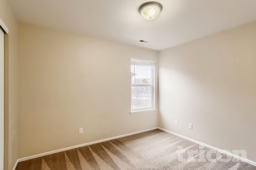 Building Photo - 1570 Edenbridge Dr