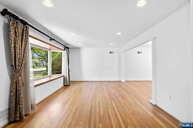 Building Photo - 111 Ramille Ct