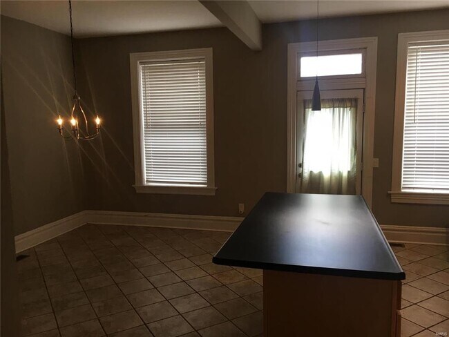 Building Photo - Beautiful home within walking distance to ...
