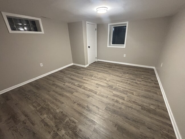 Building Photo - 1058 Baker St