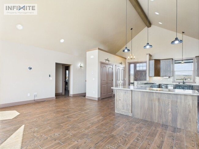 Building Photo - Montana Dream Turned Reality – One-of-a-Ki...