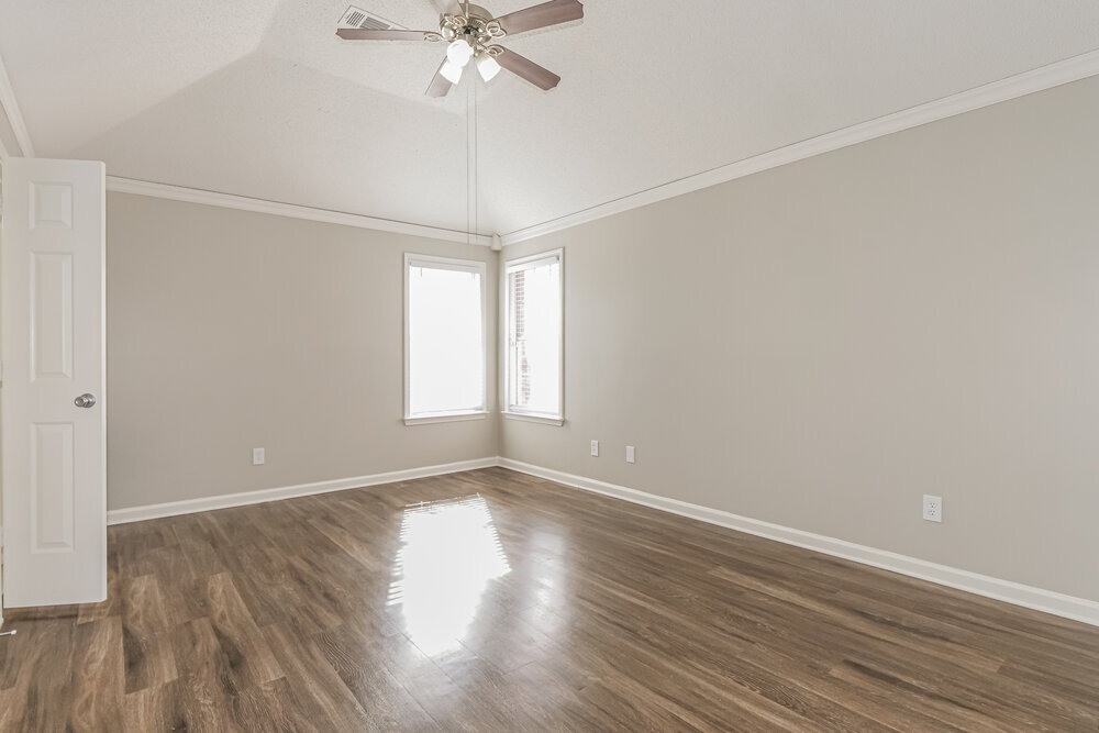 Building Photo - 20 Garden Springs Dr