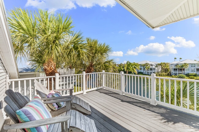 Building Photo - 777 Beach View Dr