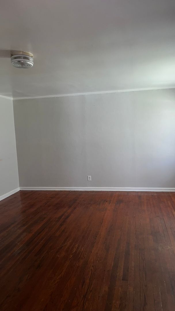 Building Photo - 504 Dixon St