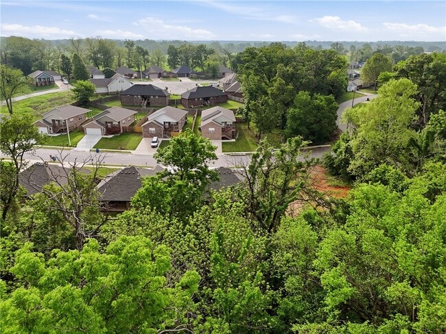 Building Photo - 1315 Valley Dr