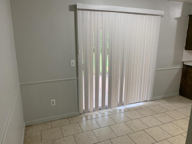 Building Photo - 2608 SE 45th St