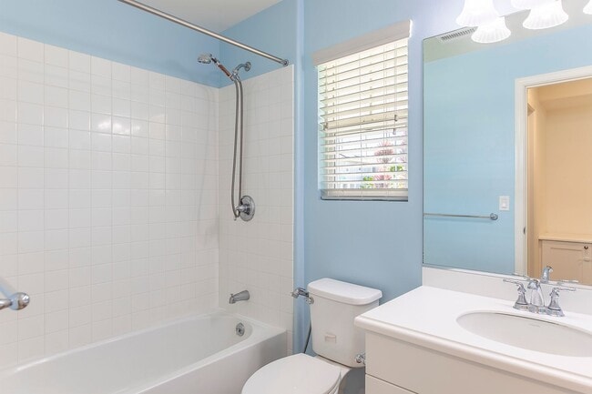 Building Photo - Stunning 4 Bedroom with 3 Bathroom Home in...