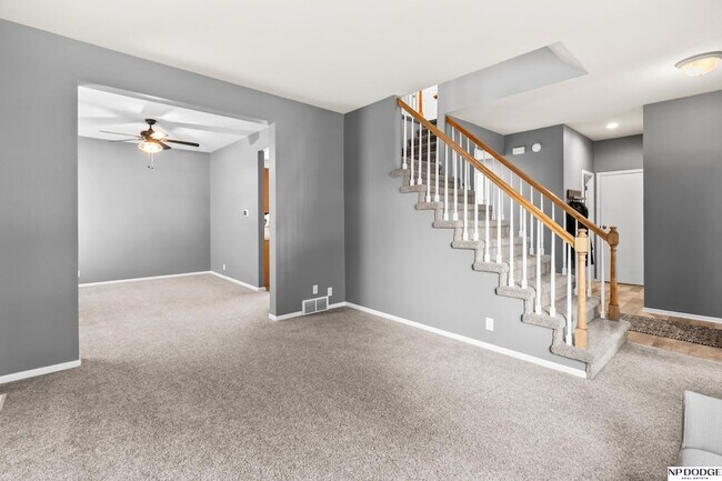 Building Photo - 1104 Valleyview Dr