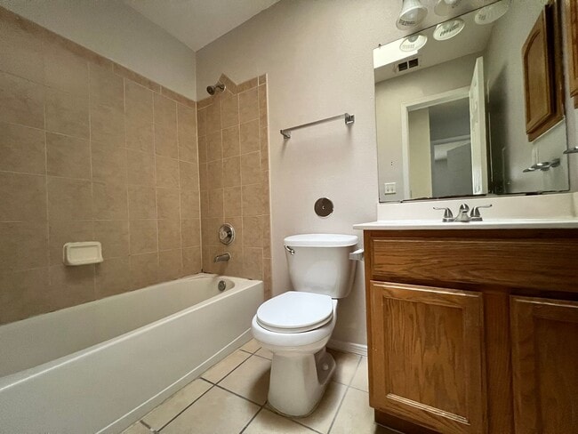 Building Photo - PRICED TO RENT QUICKLY !!