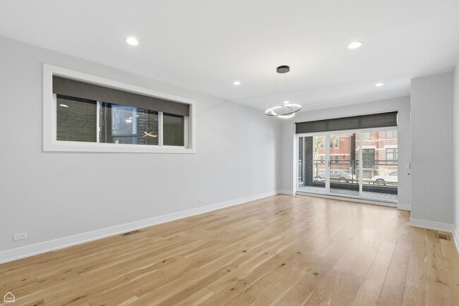 Building Photo - 1042 S Oakley Blvd