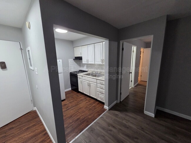 Building Photo - 2727 Hampton Ave