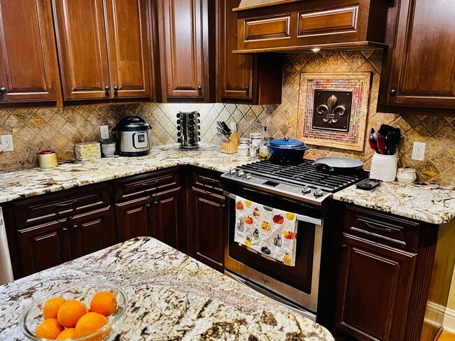 Building Photo - 459 Long Acre Dr